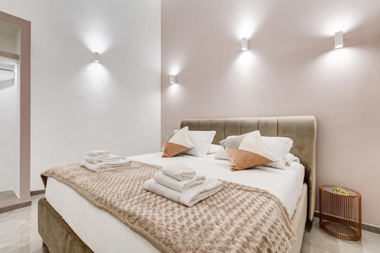 Unoseitre - Luxury Apartment & Suite Roma Exterior foto