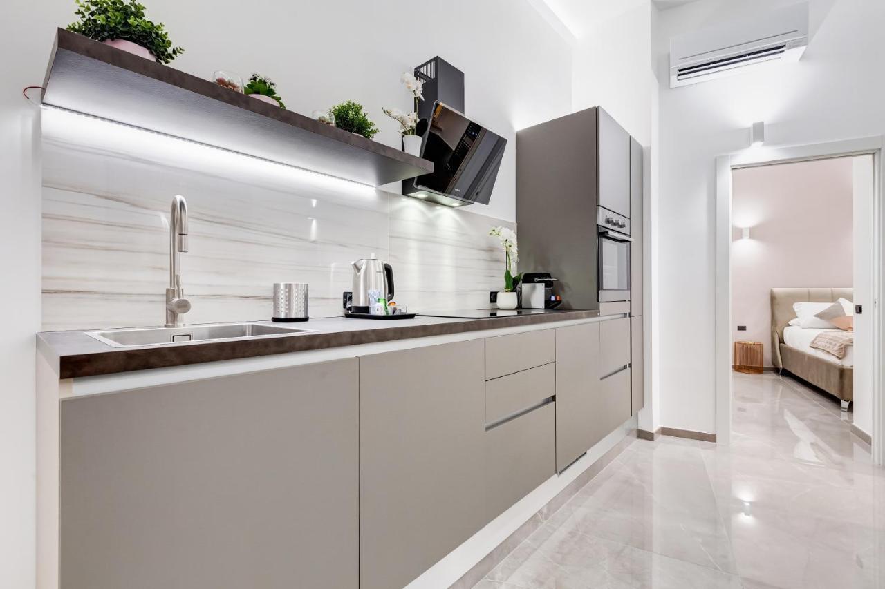 Unoseitre - Luxury Apartment & Suite Roma Exterior foto