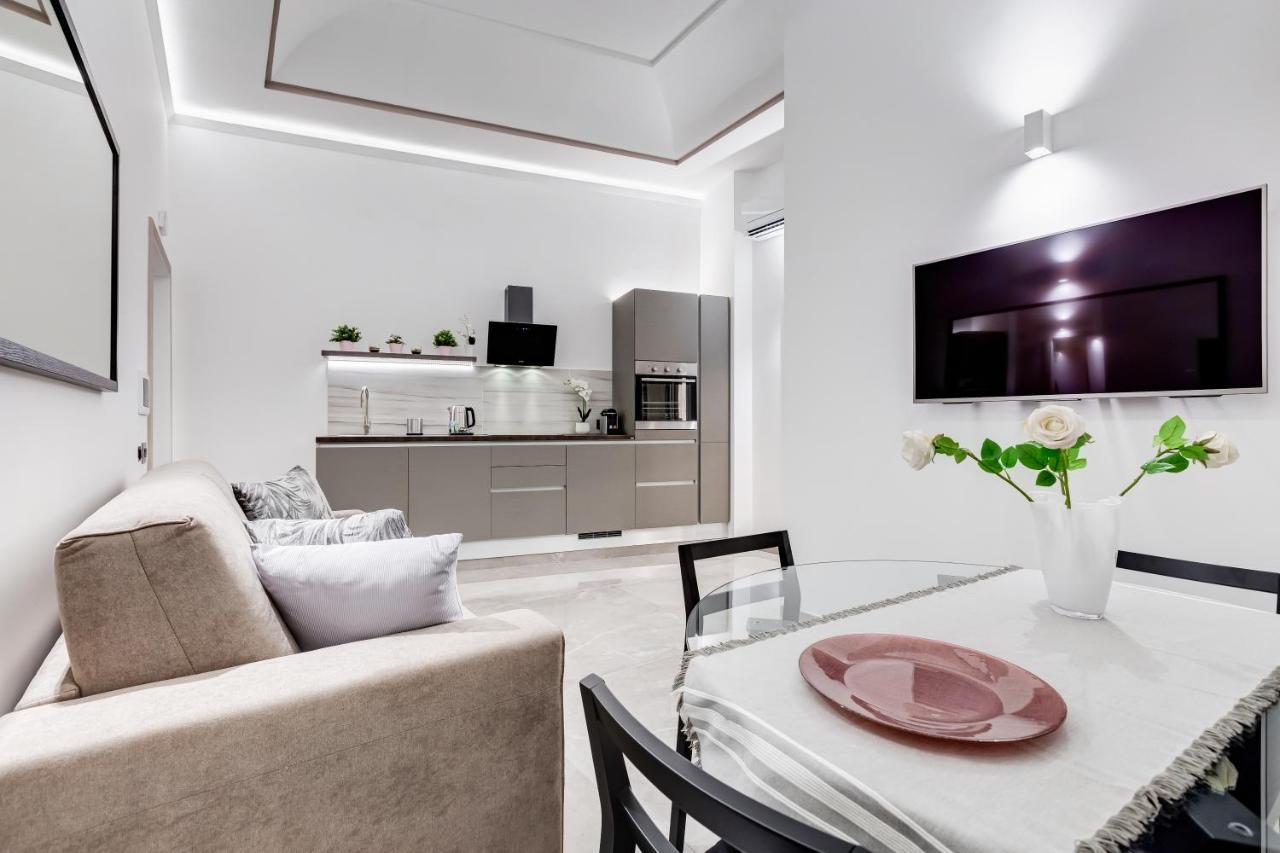 Unoseitre - Luxury Apartment & Suite Roma Exterior foto